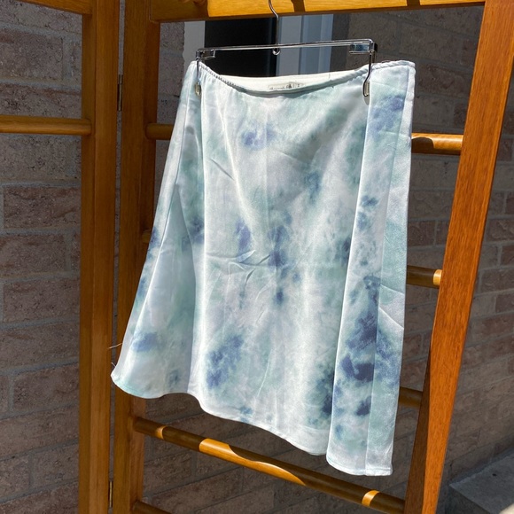 abercrombie satin mini skirt - Picture 2 of 4